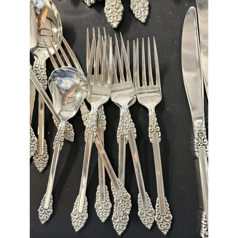 80 Pc Oneida Rembrandt Stainless Flatware Forks Spoons Knives Ladles Serving Set